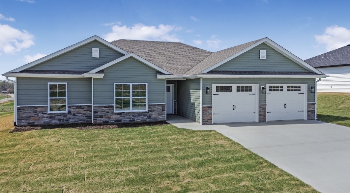 Modern custom home in Fox Hollow Subdivision on a golf course